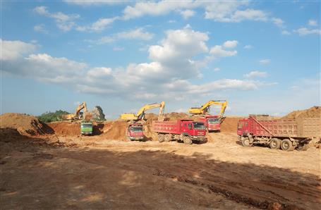 以堅守和奮戰(zhàn)向目標(biāo)沖刺