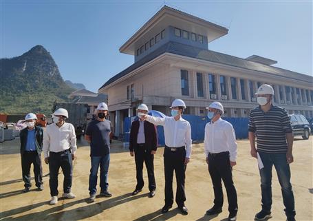 徐丹華到河池市企業(yè)教育基地項目調研