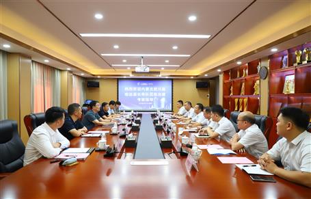 覃振華與武川縣縣長(zhǎng)哈達(dá)舉行工作會(huì)談